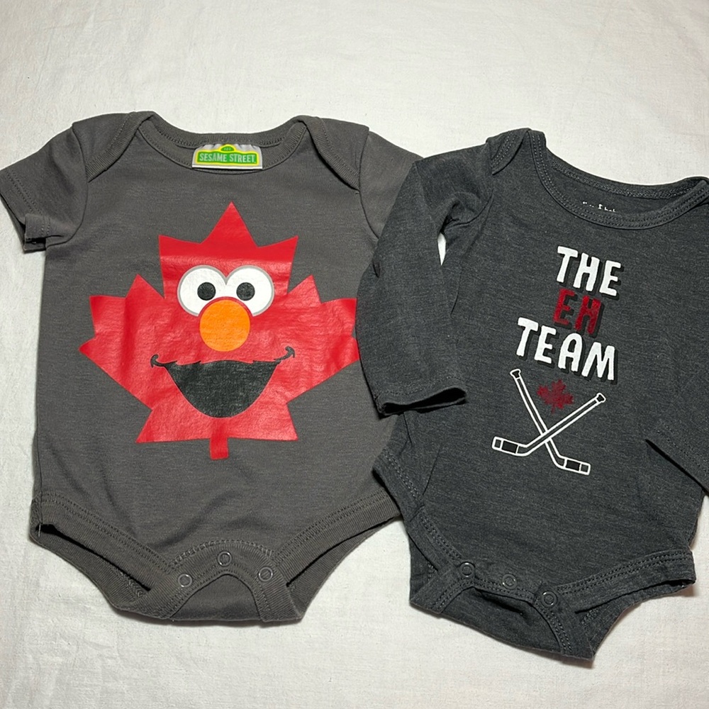 0-3M Elmo and Hockey - Canada themed onesies bundle